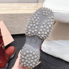 MiuMiu缪缪2026秋冬最新走秀款长靴 弹力靴 秋冬秀款出镜率最高的单品 miu家订货会一鞋难求 MiuMiu缪缪2026秋冬最新走秀款长靴 弹力靴 秋冬秀款出镜率最高的单品 miu家订货会一鞋难求
