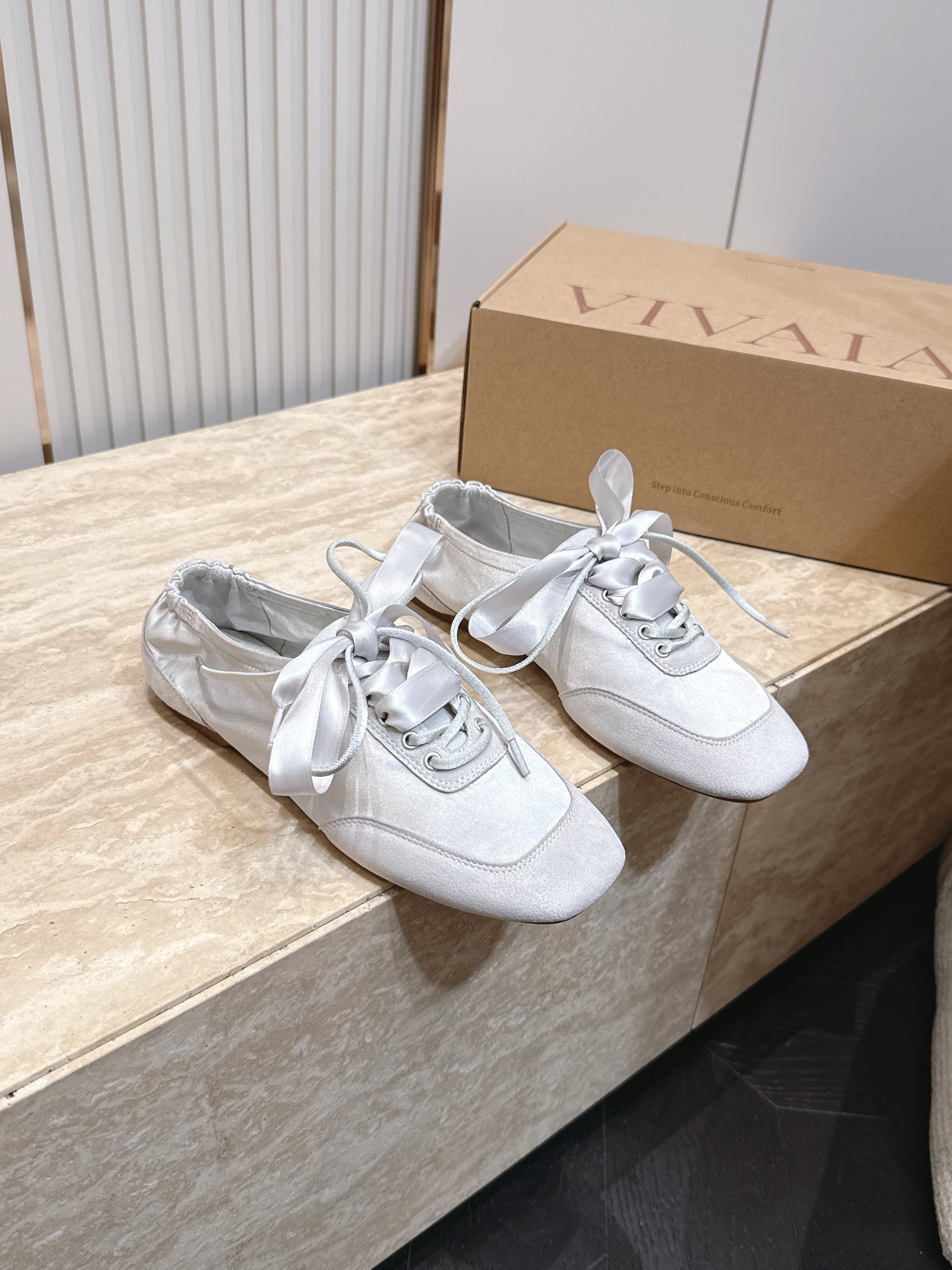 VIVAIA小众品牌精品最新款芭蕾舞鞋 超多明星网红种草 舒适、环保、时尚 为品牌核心的鞋履品牌Jenn