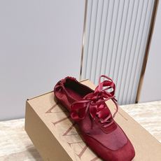 VIVAIA小众品牌精品最新款芭蕾舞鞋 超多明星网红种草 舒适、环保、时尚 为品牌核心的鞋履品牌Jenn VIVAIA小众品牌精品最新款芭蕾舞鞋 超多明星网红种草 舒适、环保、时尚 为品牌核心的鞋履品牌Jenn