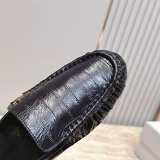 YSL圣罗兰2026/vs早秋新品乐福鞋 小皮鞋 超多明星网红种草 今年超火的乐福鞋 简简单单的老钱风穿搭 复古摩登拉皱 YSL圣罗兰2026/vs早秋新品乐福鞋 小皮鞋 超多明星网红种草 今年超火的乐福鞋 简简单单的老钱风穿搭 复古摩登拉皱