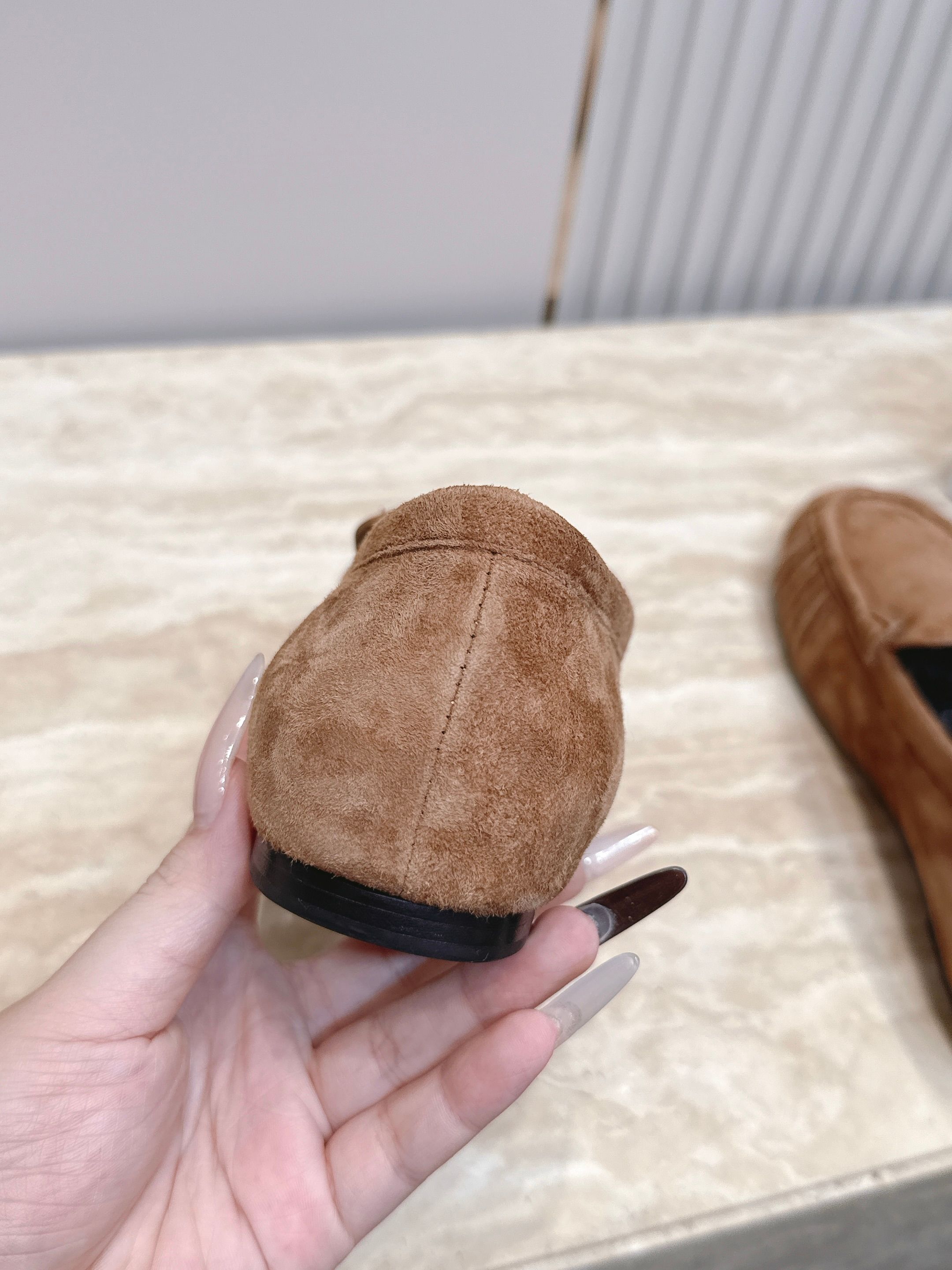YSL圣罗兰2026/vs早秋新品乐福鞋 小皮鞋 超多明星网红种草 今年超火的乐福鞋 简简单单的老钱风穿搭 复古摩登拉皱 YSL圣罗兰2026/vs早秋新品乐福鞋 小皮鞋 超多明星网红种草 今年超火的乐福鞋 简简单单的老钱风穿搭 复古摩登拉皱