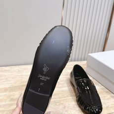 YSL圣罗兰2026/vs早秋新品乐福鞋 小皮鞋 超多明星网红种草 今年超火的乐福鞋 简简单单的老钱风穿搭 复古摩登拉皱 YSL圣罗兰2026/vs早秋新品乐福鞋 小皮鞋 超多明星网红种草 今年超火的乐福鞋 简简单单的老钱风穿搭 复古摩登拉皱