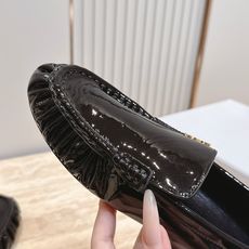 YSL圣罗兰2026/vs早秋新品乐福鞋 小皮鞋 超多明星网红种草 今年超火的乐福鞋 简简单单的老钱风穿搭 复古摩登拉皱 YSL圣罗兰2026/vs早秋新品乐福鞋 小皮鞋 超多明星网红种草 今年超火的乐福鞋 简简单单的老钱风穿搭 复古摩登拉皱