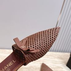 CHANEL 香奈儿26vs 尖头编织半拖鞋凉鞋 香奈儿女士钟爱简约又难以抗拒系 搭配展现与众不同的穿搭风格、自由混搭闪 CHANEL 香奈儿26vs 尖头编织半拖鞋凉鞋 香奈儿女士钟爱简约又难以抗拒系 搭配展现与众不同的穿搭风格、自由混搭闪