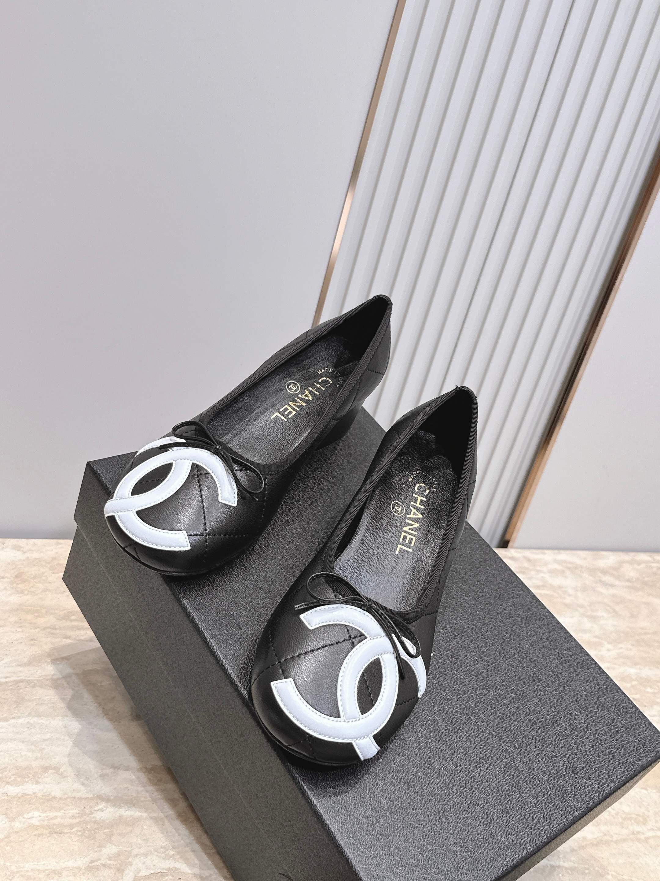 最新高跟款  Chanel｜香奈儿26康鹏鞋​​ 粗高跟单鞋  专柜同步，最新经典升级高跟设计，太好爱，更有一番味道，选