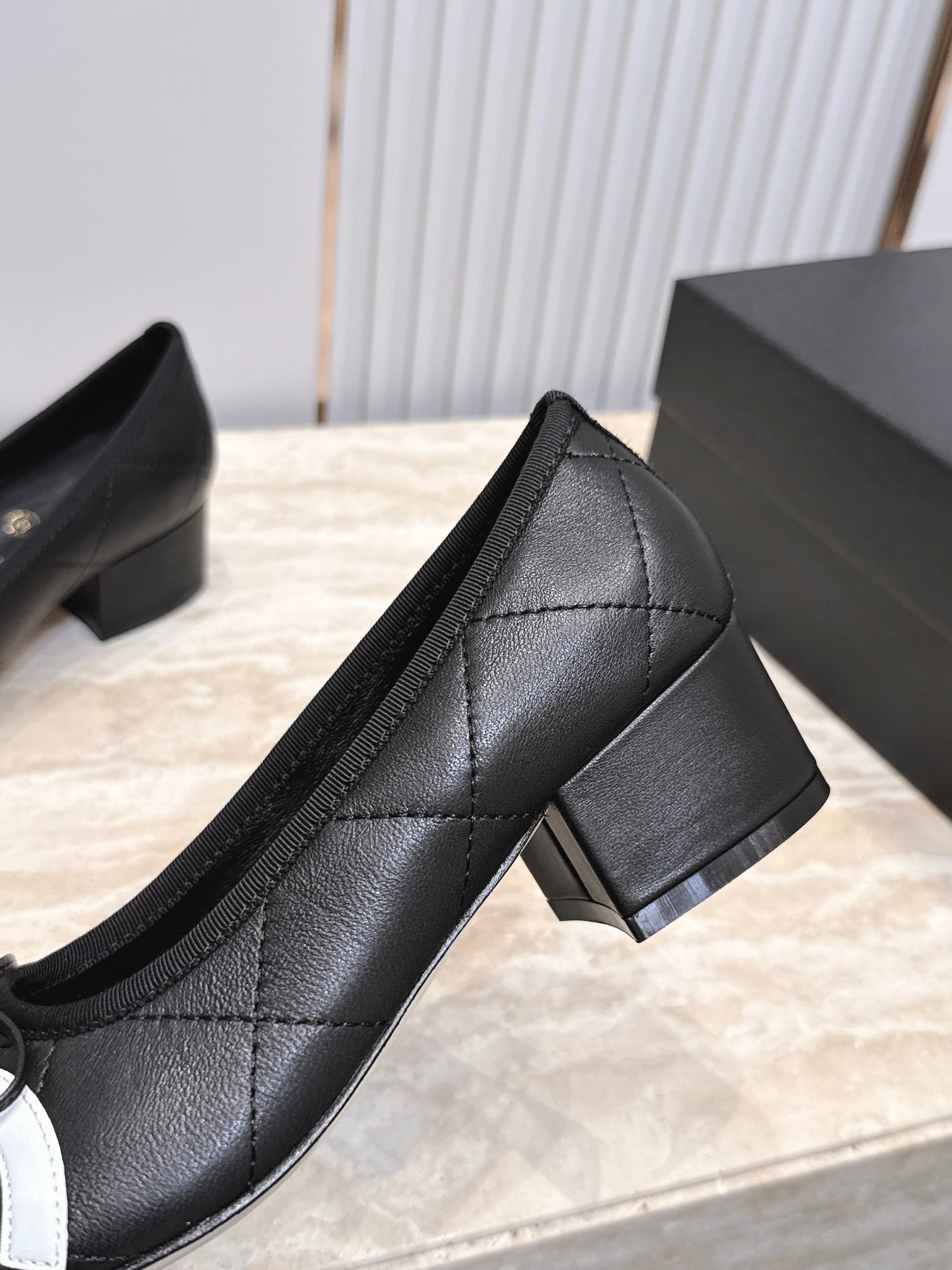 最新高跟款  Chanel｜香奈儿26康鹏鞋​​ 粗高跟单鞋  专柜同步，最新经典升级高跟设计，太好爱，更有一番味道，选