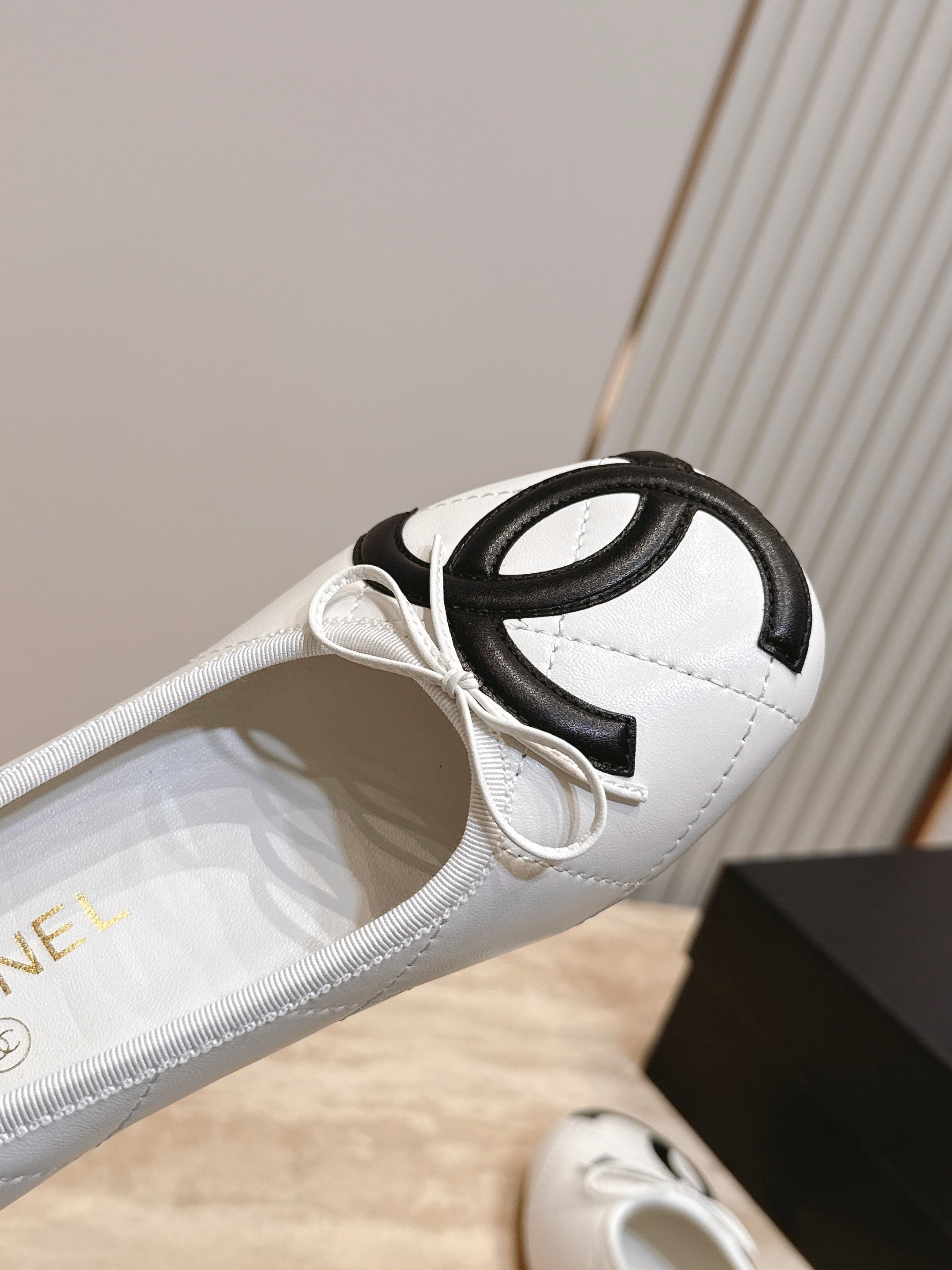 最新高跟款 Chanel|香奈儿26康鹏鞋 粗高跟单鞋 专柜同步,最新经典升级高跟设计,太好爱,更有一番味道,选 最新高跟款 Chanel|香奈儿26康鹏鞋 粗高跟单鞋 专柜同步,最新经典升级高跟设计,太好爱,更有一番味道,选