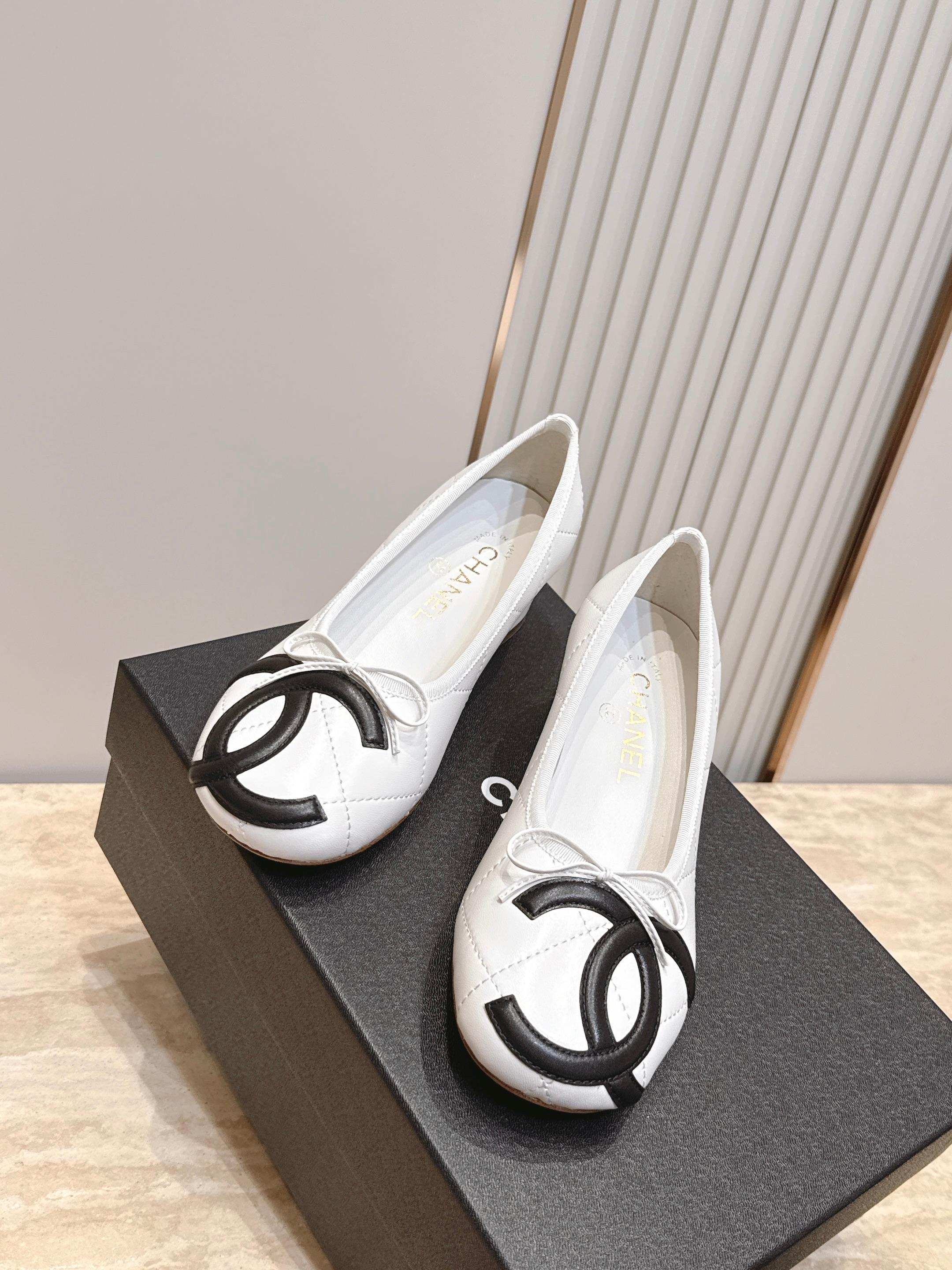 最新高跟款 Chanel|香奈儿26康鹏鞋 粗高跟单鞋 专柜同步,最新经典升级高跟设计,太好爱,更有一番味道,选 最新高跟款 Chanel|香奈儿26康鹏鞋 粗高跟单鞋 专柜同步,最新经典升级高跟设计,太好爱,更有一番味道,选