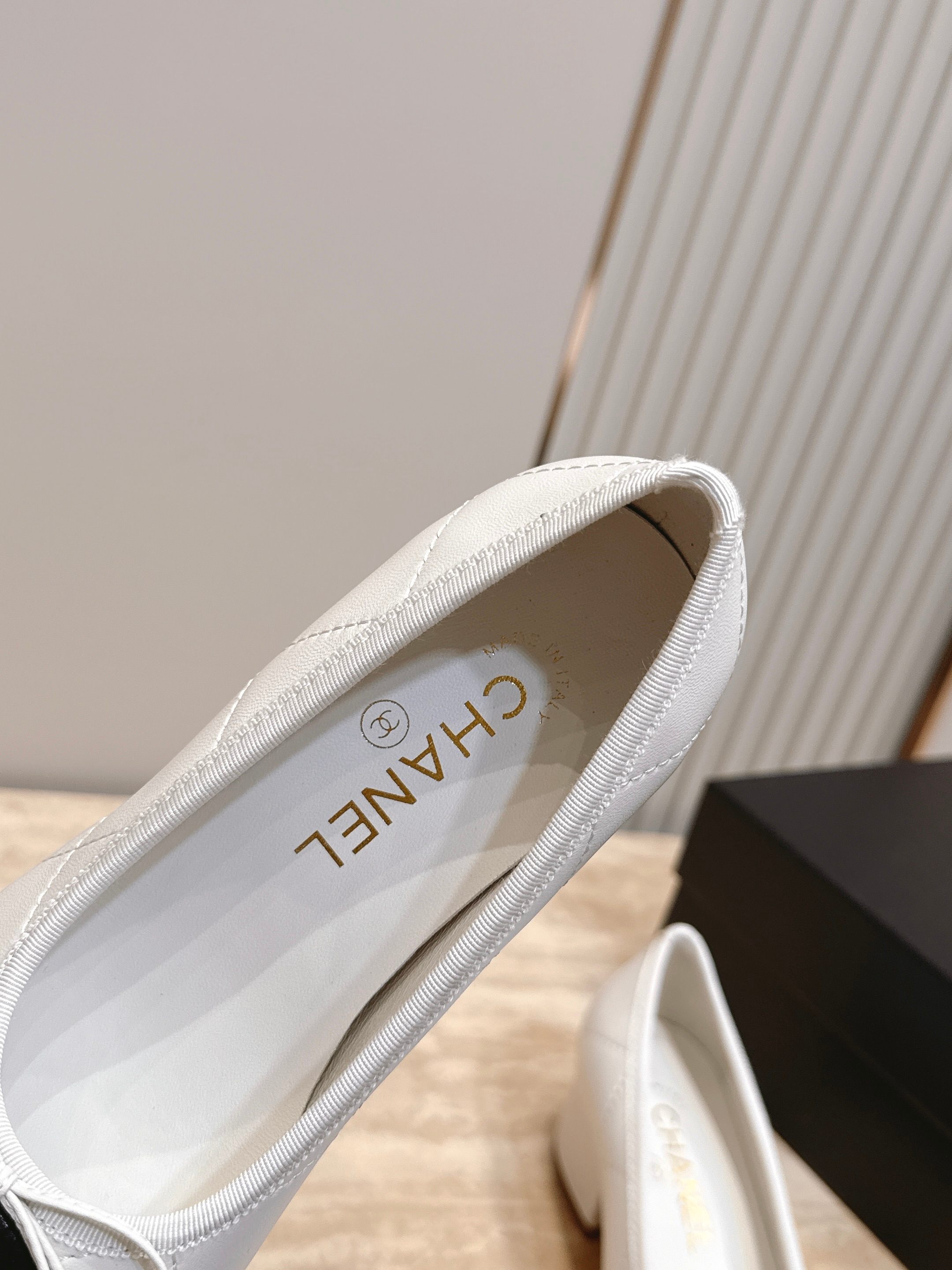 最新高跟款 Chanel|香奈儿26康鹏鞋 粗高跟单鞋 专柜同步,最新经典升级高跟设计,太好爱,更有一番味道,选 最新高跟款 Chanel|香奈儿26康鹏鞋 粗高跟单鞋 专柜同步,最新经典升级高跟设计,太好爱,更有一番味道,选
