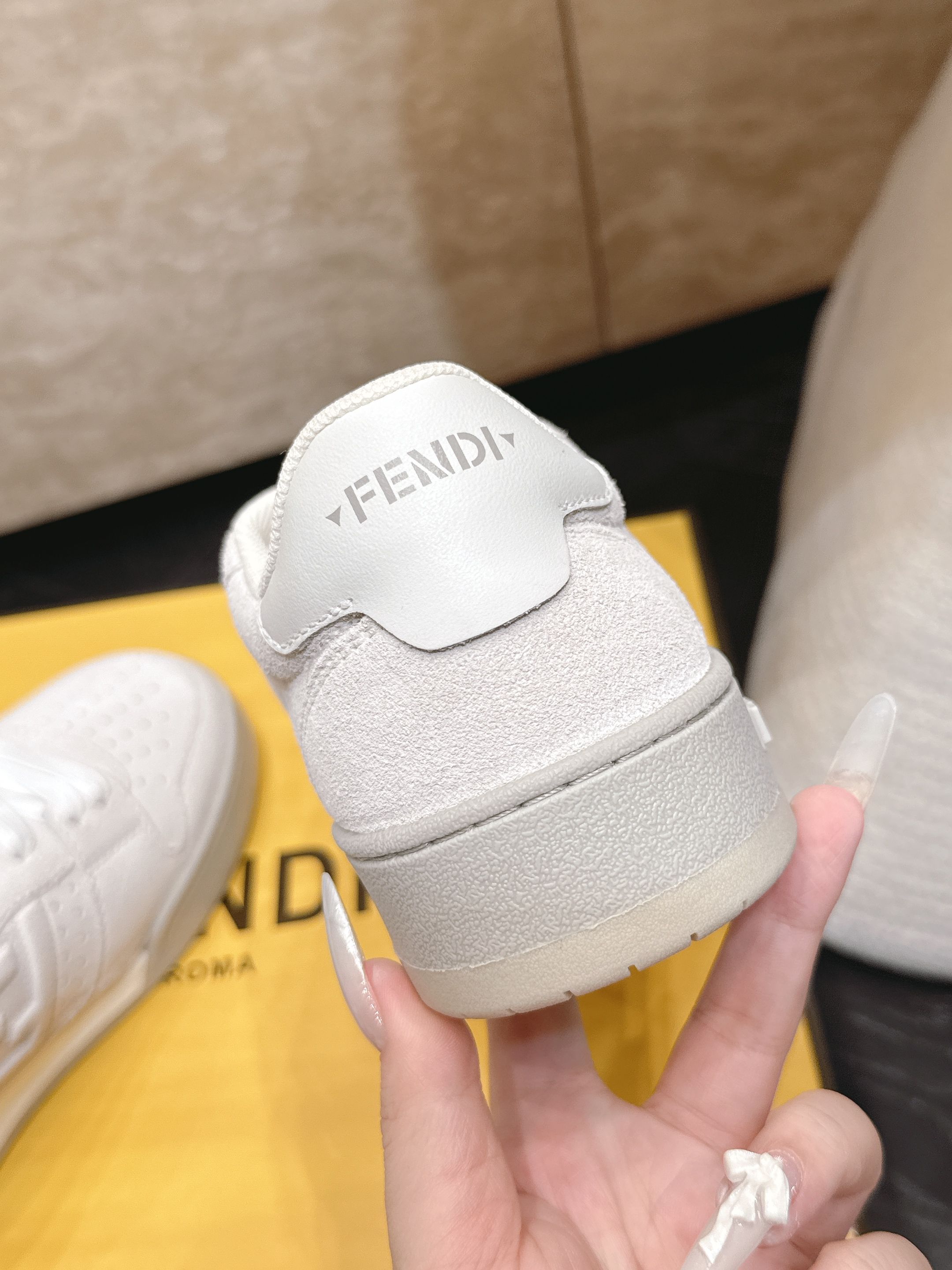 首发! 最新版面 情侣款 Fendi芬迪2026新色系列板鞋休闲运动鞋 FD match 升级新款 全皮面拼接 新鲜血液 首发! 最新版面 情侣款 Fendi芬迪2026新色系列板鞋休闲运动鞋 FD match 升级新款 全皮面拼接 新鲜血液