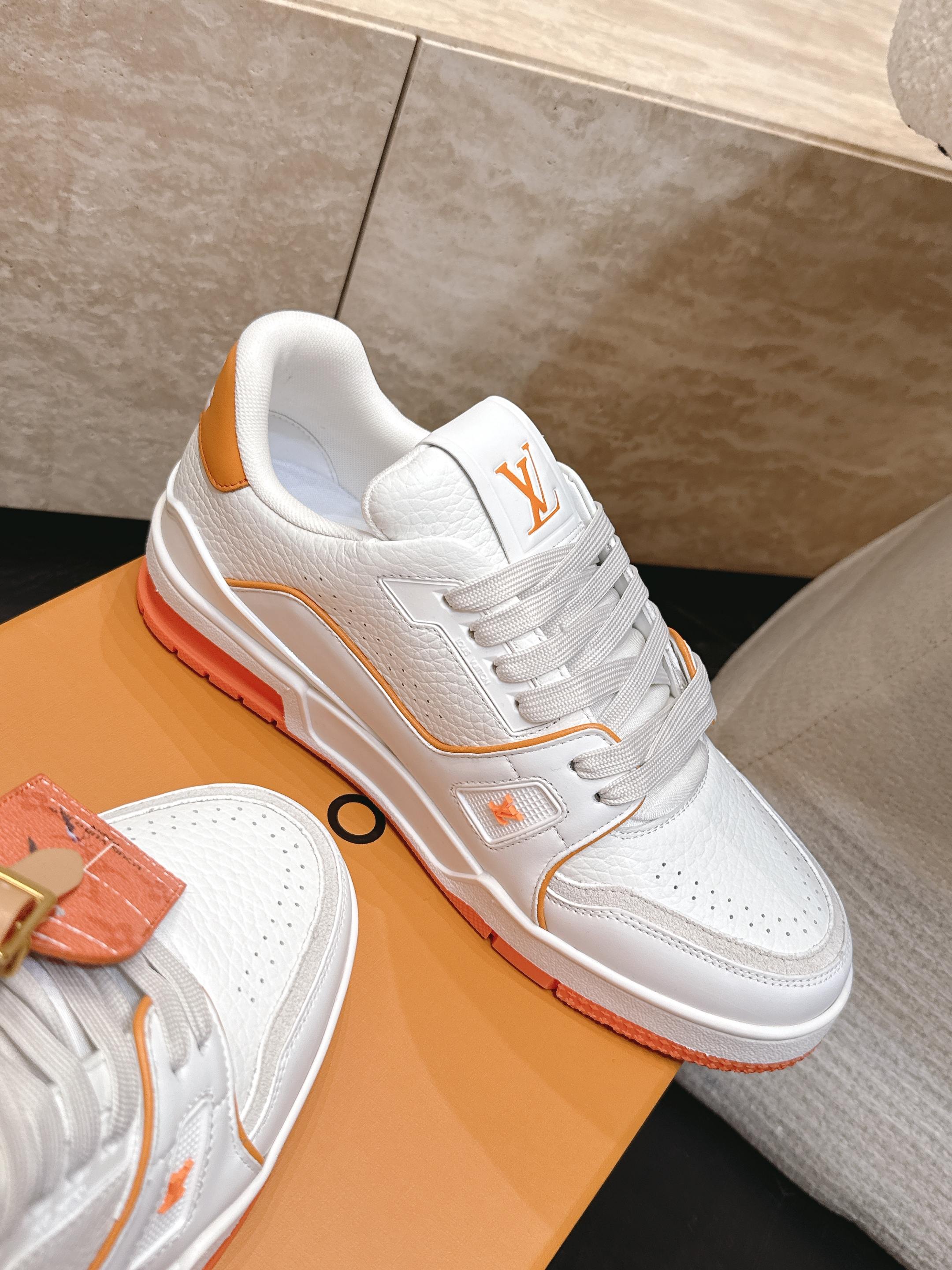 顶级版本: 情侣款 新色系! LV trainer~~全新升级版~~经典回归❗ 情侣款,滑板鞋,篮球鞋,运动鞋…… LV 顶级版本: 情侣款 新色系! LV trainer~~全新升级版~~经典回归❗ 情侣款,滑板鞋,篮球鞋,运动鞋…… LV