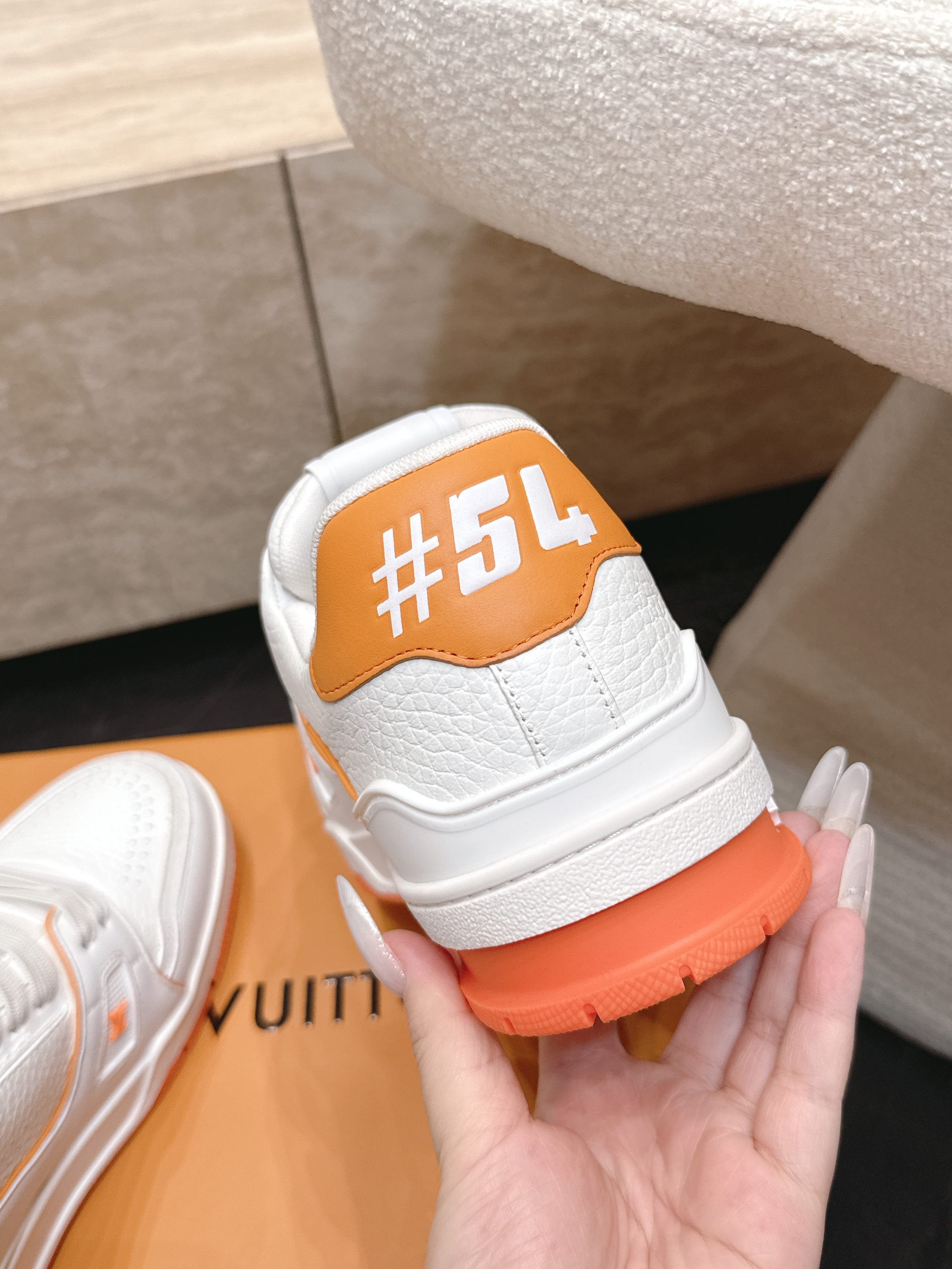 顶级版本: 情侣款 新色系! LV trainer~~全新升级版~~经典回归❗ 情侣款,滑板鞋,篮球鞋,运动鞋…… LV 顶级版本: 情侣款 新色系! LV trainer~~全新升级版~~经典回归❗ 情侣款,滑板鞋,篮球鞋,运动鞋…… LV