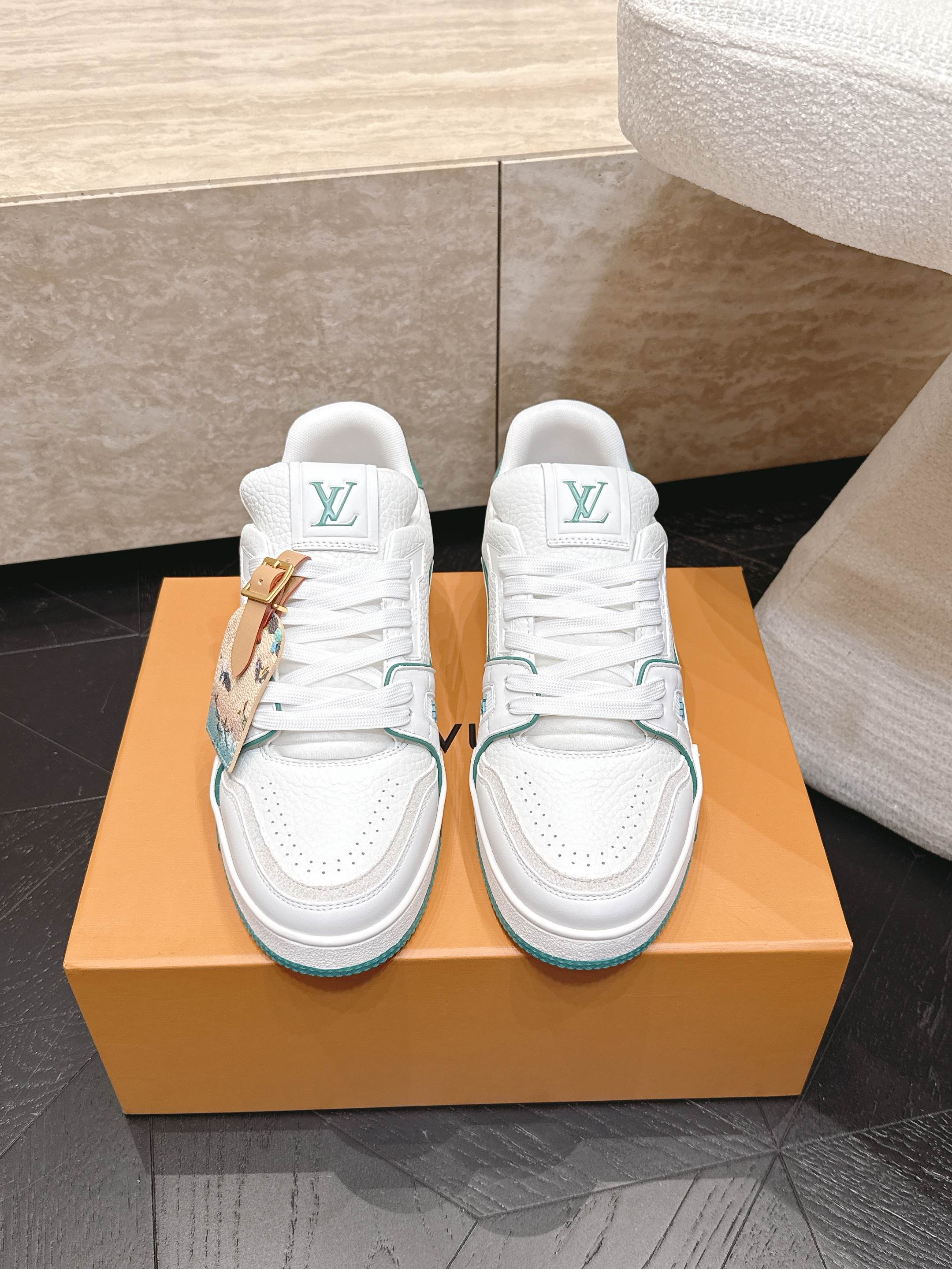 顶级版本: 情侣款 新色系! LV trainer~~全新升级版~~经典回归❗ 情侣款,滑板鞋,篮球鞋,运动鞋…… LV 顶级版本: 情侣款 新色系! LV trainer~~全新升级版~~经典回归❗ 情侣款,滑板鞋,篮球鞋,运动鞋…… LV