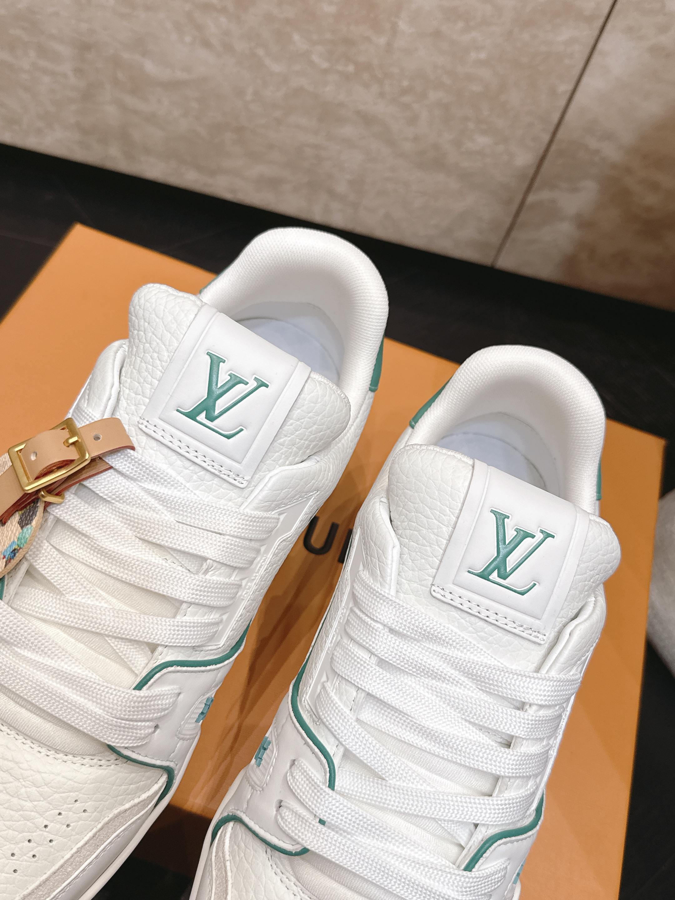 顶级版本: 情侣款 新色系! LV trainer~~全新升级版~~经典回归❗ 情侣款,滑板鞋,篮球鞋,运动鞋…… LV 顶级版本: 情侣款 新色系! LV trainer~~全新升级版~~经典回归❗ 情侣款,滑板鞋,篮球鞋,运动鞋…… LV