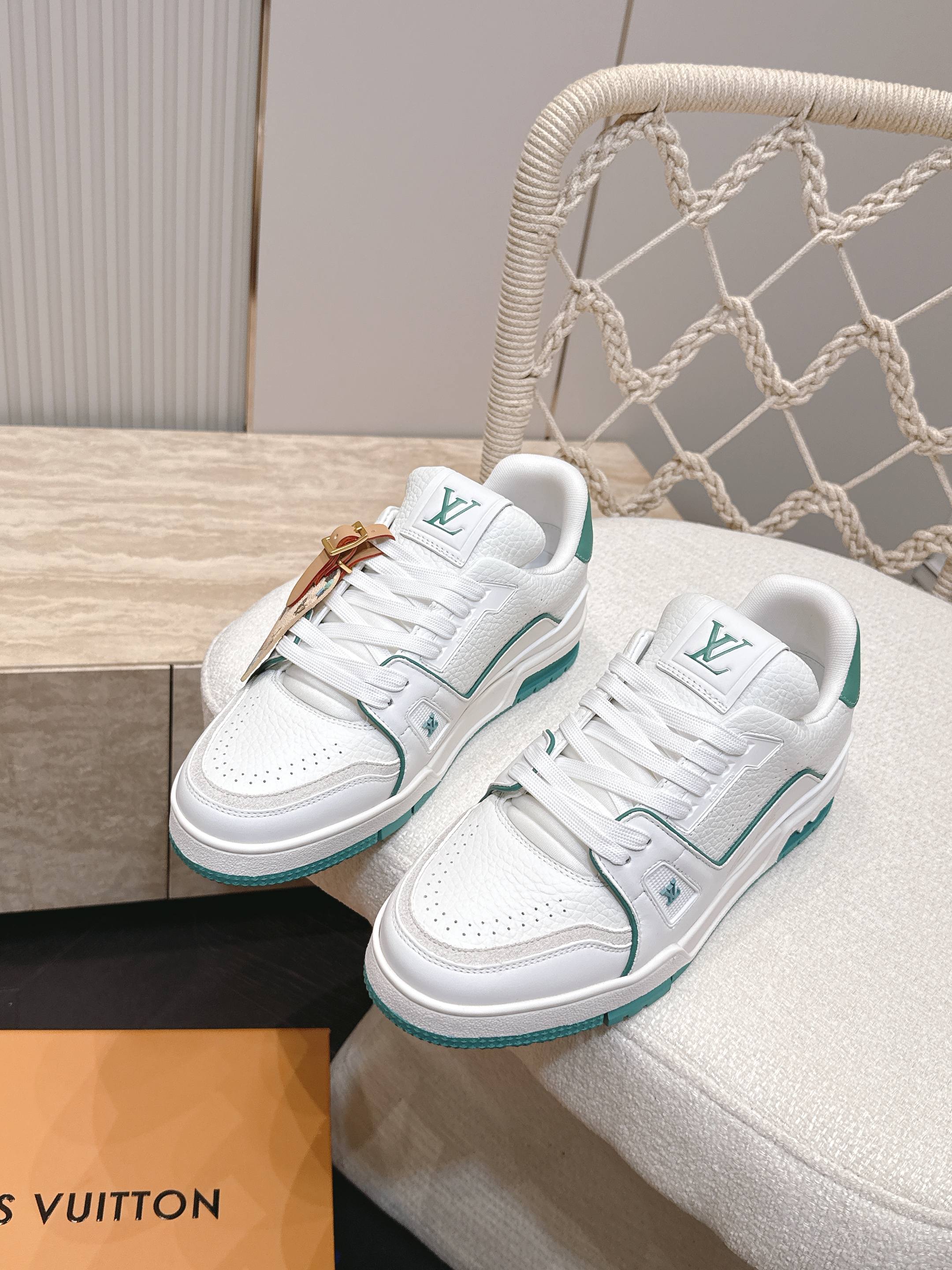 顶级版本: 情侣款 新色系! LV trainer~~全新升级版~~经典回归❗ 情侣款,滑板鞋,篮球鞋,运动鞋…… LV 顶级版本: 情侣款 新色系! LV trainer~~全新升级版~~经典回归❗ 情侣款,滑板鞋,篮球鞋,运动鞋…… LV