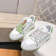 顶级版本: 情侣款 新色系! LV trainer~~全新升级版~~经典回归❗ 情侣款,滑板鞋,篮球鞋,运动鞋…… LV 顶级版本: 情侣款 新色系! LV trainer~~全新升级版~~经典回归❗ 情侣款,滑板鞋,篮球鞋,运动鞋…… LV