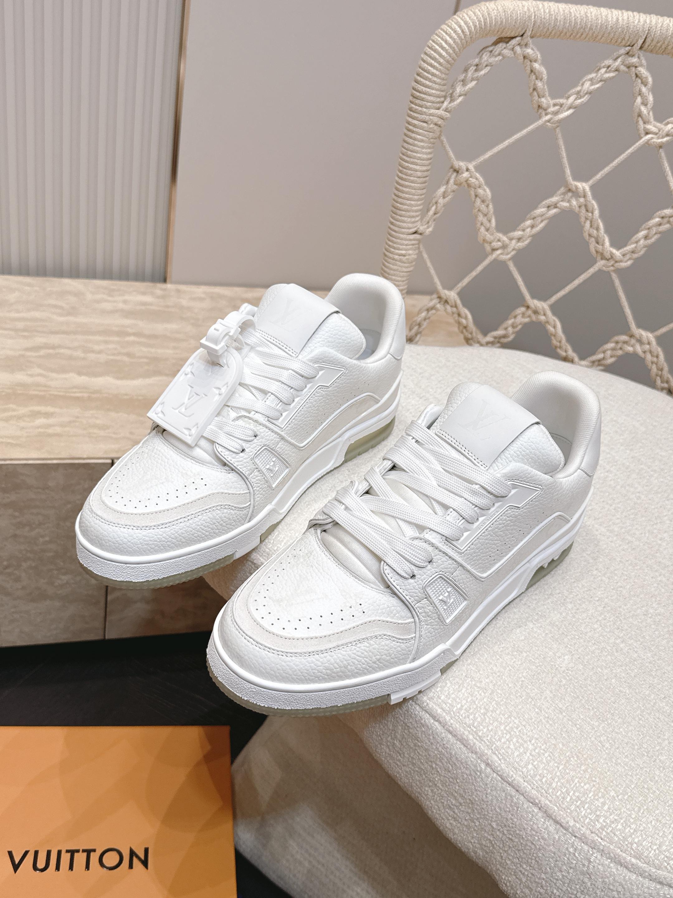 顶级版本: 情侣款 新色系! LV trainer~~全新升级版~~经典回归❗ 情侣款,滑板鞋,篮球鞋,运动鞋…… LV 顶级版本: 情侣款 新色系! LV trainer~~全新升级版~~经典回归❗ 情侣款,滑板鞋,篮球鞋,运动鞋…… LV