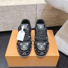 顶级版本: 情侣款 新色系! LV trainer~~全新升级版~~经典回归❗ 情侣款,滑板鞋,篮球鞋,运动鞋…… LV 顶级版本: 情侣款 新色系! LV trainer~~全新升级版~~经典回归❗ 情侣款,滑板鞋,篮球鞋,运动鞋…… LV