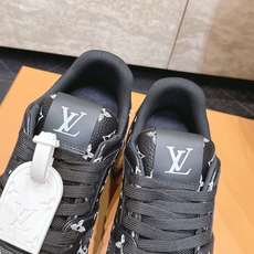 顶级版本: 情侣款 新色系! LV trainer~~全新升级版~~经典回归❗ 情侣款,滑板鞋,篮球鞋,运动鞋…… LV 顶级版本: 情侣款 新色系! LV trainer~~全新升级版~~经典回归❗ 情侣款,滑板鞋,篮球鞋,运动鞋…… LV