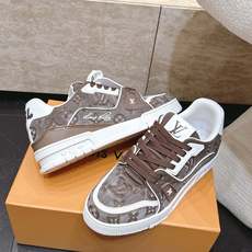 顶级版本: 情侣款 新色系! LV trainer~~全新升级版~~经典回归❗ 情侣款,滑板鞋,篮球鞋,运动鞋…… LV 顶级版本: 情侣款 新色系! LV trainer~~全新升级版~~经典回归❗ 情侣款,滑板鞋,篮球鞋,运动鞋…… LV