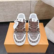 顶级版本: 情侣款 新色系! LV trainer~~全新升级版~~经典回归❗ 情侣款,滑板鞋,篮球鞋,运动鞋…… LV 顶级版本: 情侣款 新色系! LV trainer~~全新升级版~~经典回归❗ 情侣款,滑板鞋,篮球鞋,运动鞋…… LV