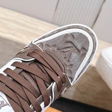 顶级版本: 情侣款 新色系! LV trainer~~全新升级版~~经典回归❗ 情侣款,滑板鞋,篮球鞋,运动鞋…… LV 顶级版本: 情侣款 新色系! LV trainer~~全新升级版~~经典回归❗ 情侣款,滑板鞋,篮球鞋,运动鞋…… LV