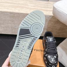 顶级版本: 情侣款 新色系! LV trainer~~全新升级版~~经典回归❗ 情侣款,滑板鞋,篮球鞋,运动鞋…… LV 顶级版本: 情侣款 新色系! LV trainer~~全新升级版~~经典回归❗ 情侣款,滑板鞋,篮球鞋,运动鞋…… LV