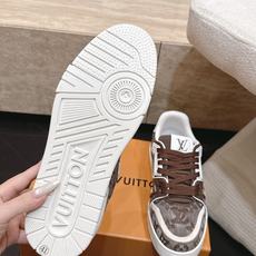 顶级版本: 情侣款 新色系! LV trainer~~全新升级版~~经典回归❗ 情侣款,滑板鞋,篮球鞋,运动鞋…… LV 顶级版本: 情侣款 新色系! LV trainer~~全新升级版~~经典回归❗ 情侣款,滑板鞋,篮球鞋,运动鞋…… LV
