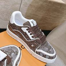 顶级版本: 情侣款 新色系! LV trainer~~全新升级版~~经典回归❗ 情侣款,滑板鞋,篮球鞋,运动鞋…… LV 顶级版本: 情侣款 新色系! LV trainer~~全新升级版~~经典回归❗ 情侣款,滑板鞋,篮球鞋,运动鞋…… LV