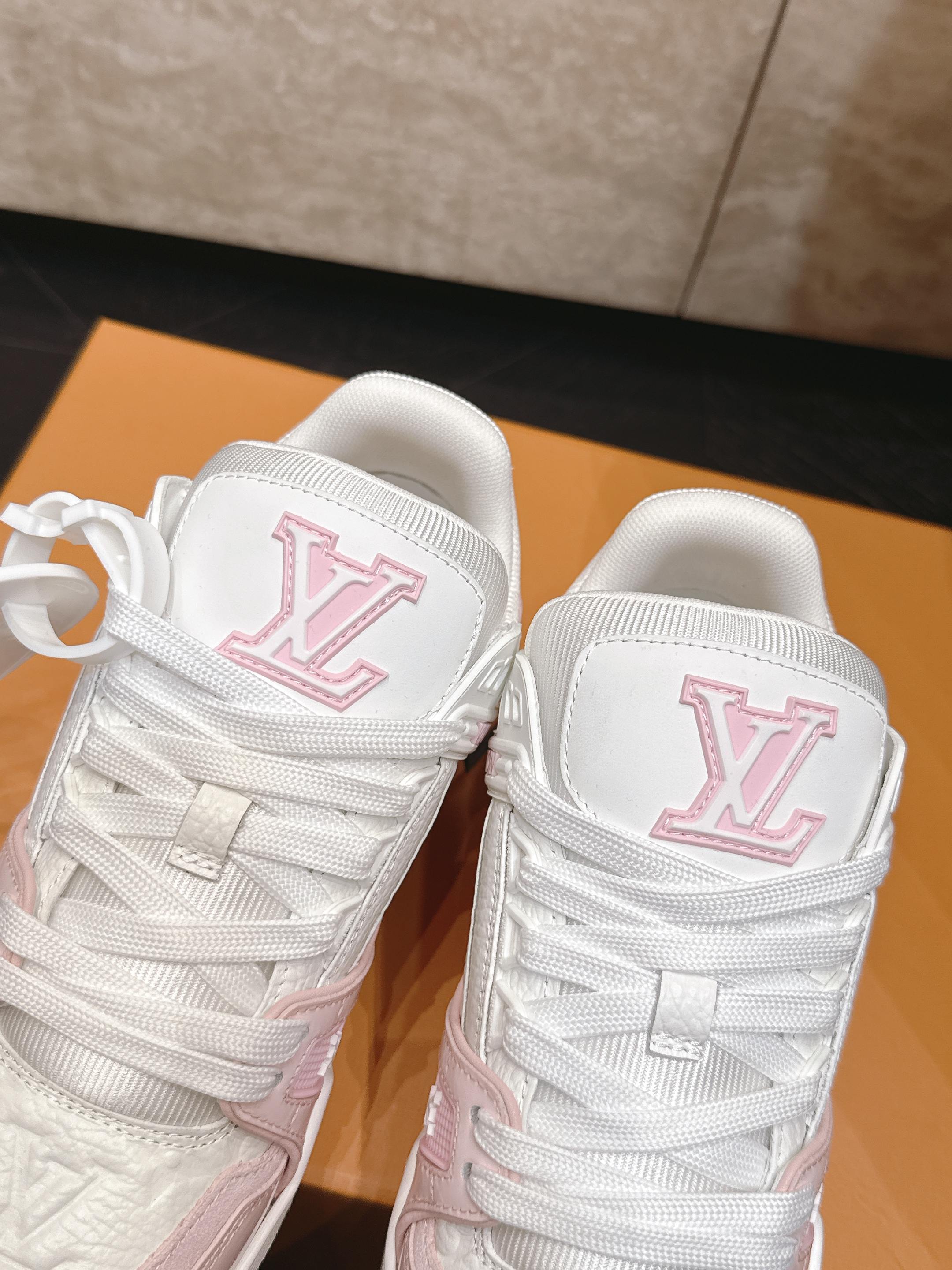 顶级版本: 情侣款 新色系! LV trainer~~全新升级版~~经典回归❗ 情侣款,滑板鞋,篮球鞋,运动鞋…… LV 顶级版本: 情侣款 新色系! LV trainer~~全新升级版~~经典回归❗ 情侣款,滑板鞋,篮球鞋,运动鞋…… LV