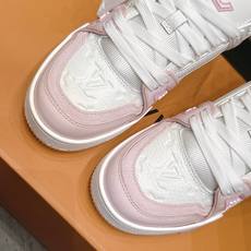 顶级版本: 情侣款 新色系! LV trainer~~全新升级版~~经典回归❗ 情侣款,滑板鞋,篮球鞋,运动鞋…… LV 顶级版本: 情侣款 新色系! LV trainer~~全新升级版~~经典回归❗ 情侣款,滑板鞋,篮球鞋,运动鞋…… LV