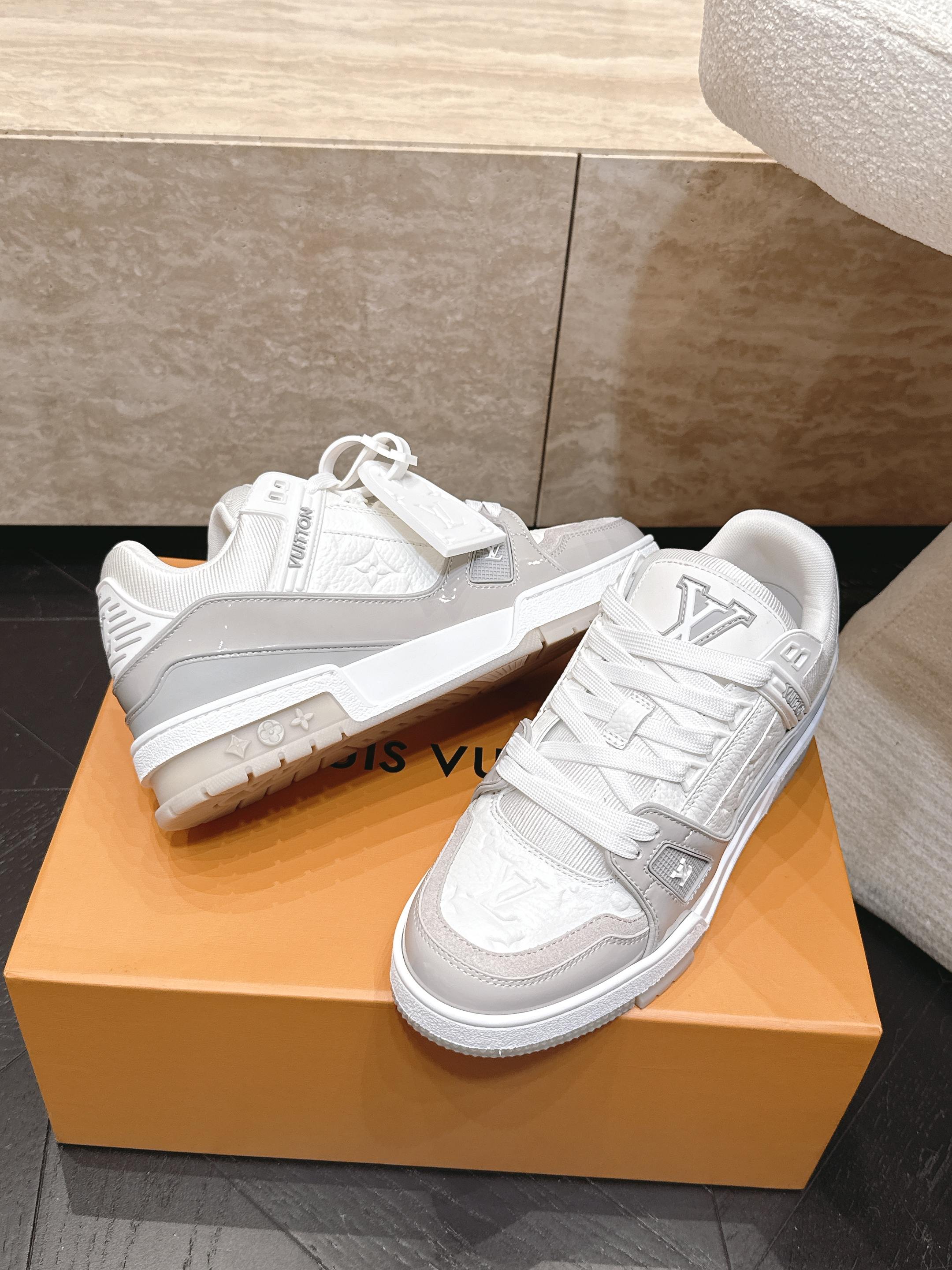 顶级版本: 情侣款 新色系! LV trainer~~全新升级版~~经典回归❗ 情侣款,滑板鞋,篮球鞋,运动鞋…… LV 顶级版本: 情侣款 新色系! LV trainer~~全新升级版~~经典回归❗ 情侣款,滑板鞋,篮球鞋,运动鞋…… LV