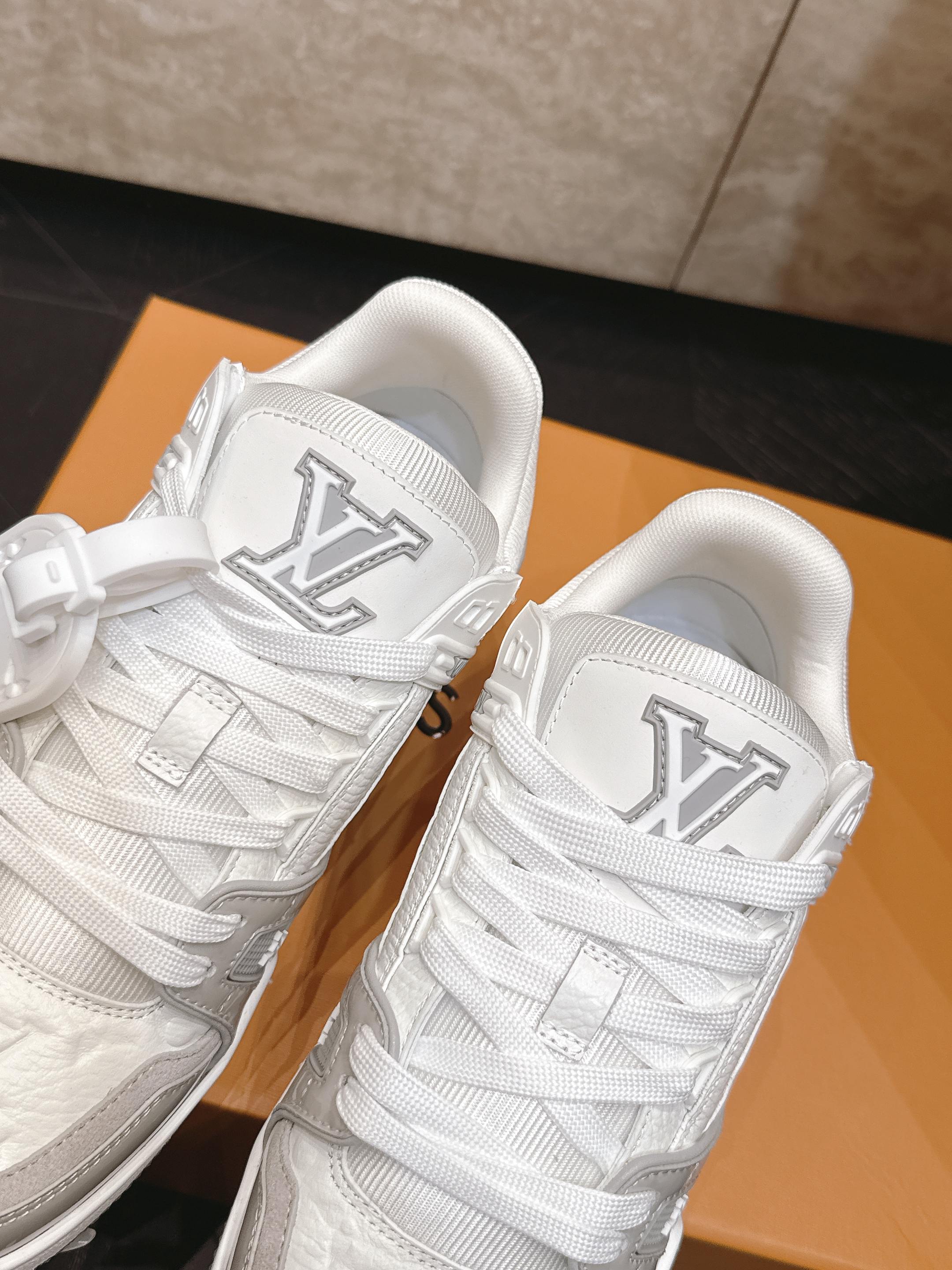 顶级版本: 情侣款 新色系! LV trainer~~全新升级版~~经典回归❗ 情侣款,滑板鞋,篮球鞋,运动鞋…… LV 顶级版本: 情侣款 新色系! LV trainer~~全新升级版~~经典回归❗ 情侣款,滑板鞋,篮球鞋,运动鞋…… LV