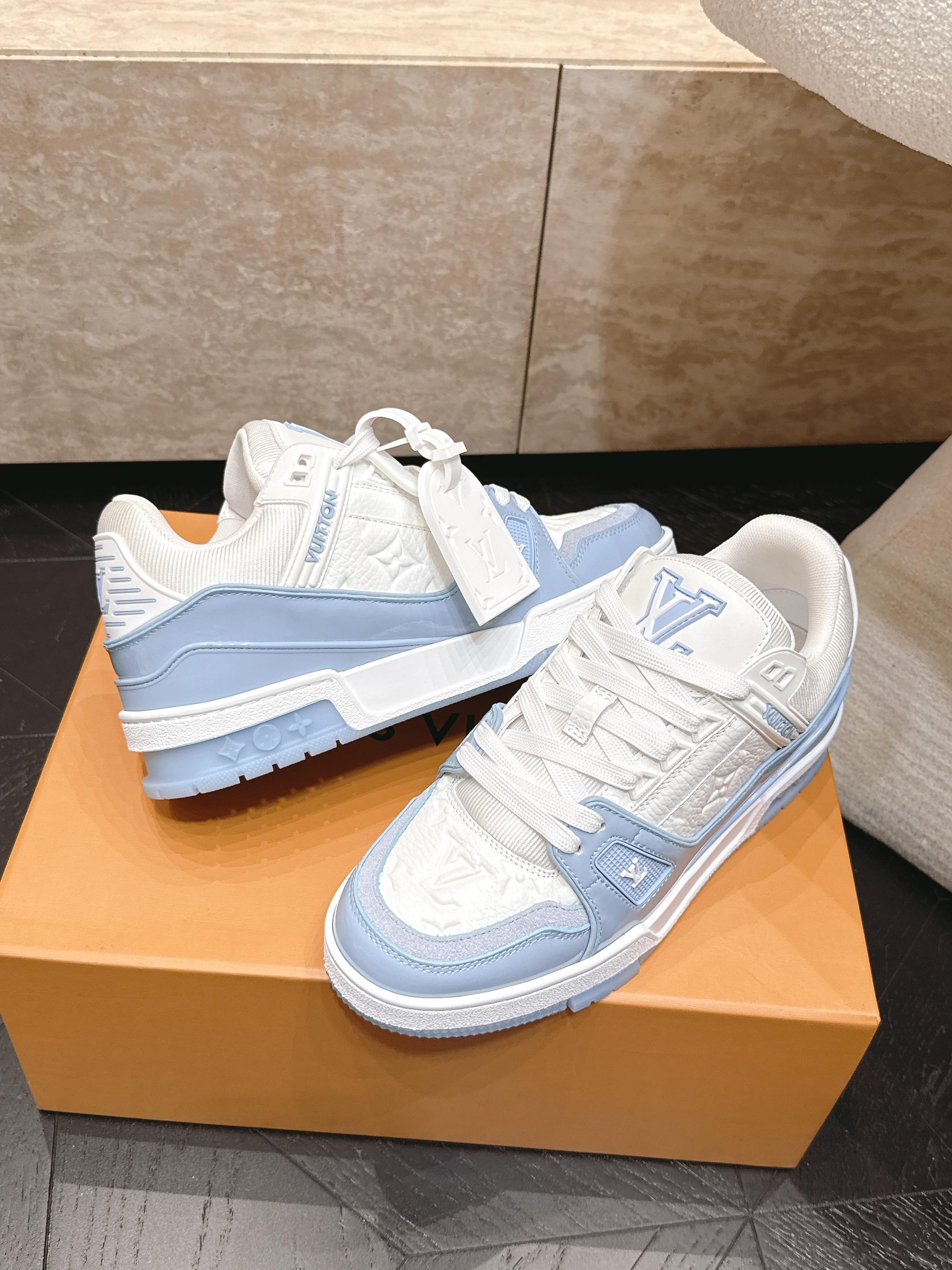 顶级版本： 情侣款 新色系！ LV trainer~~全新升级版~~经典回归❗ 情侣款，滑板鞋，篮球鞋，运动鞋…… LV