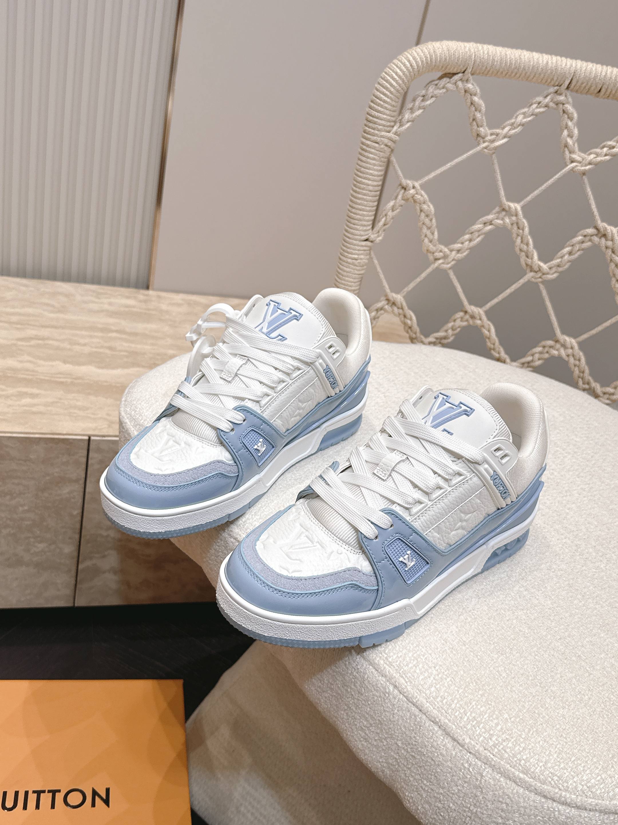 顶级版本： 情侣款 新色系！ LV trainer~~全新升级版~~经典回归❗ 情侣款，滑板鞋，篮球鞋，运动鞋…… LV