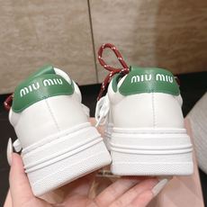 顶级版本 MiuMiu 缪缪26早秋新款休闲运动鞋 小白鞋 全新色调颜值担当火爆双鞋带小白鞋鞋 不得不入的一款~简约高 顶级版本 MiuMiu 缪缪26早秋新款休闲运动鞋 小白鞋 全新色调颜值担当火爆双鞋带小白鞋鞋 不得不入的一款~简约高