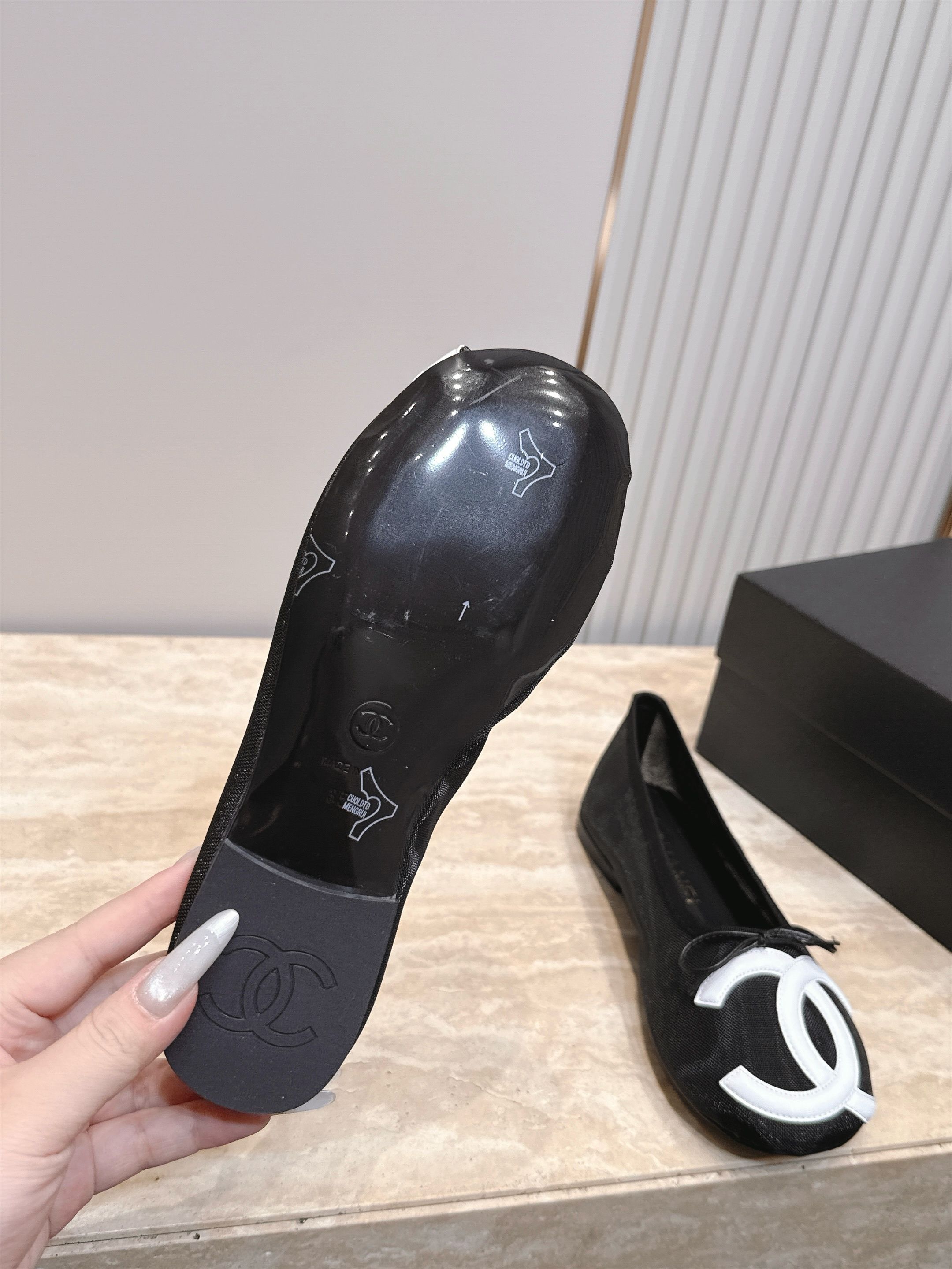 Chanel|香奈儿26康鹏鞋 网面款 专柜同步,最新经典升级网面设计,太好爱,更有一番味道,选用柔软网面 黑白色双 Chanel|香奈儿26康鹏鞋 网面款 专柜同步,最新经典升级网面设计,太好爱,更有一番味道,选用柔软网面 黑白色双