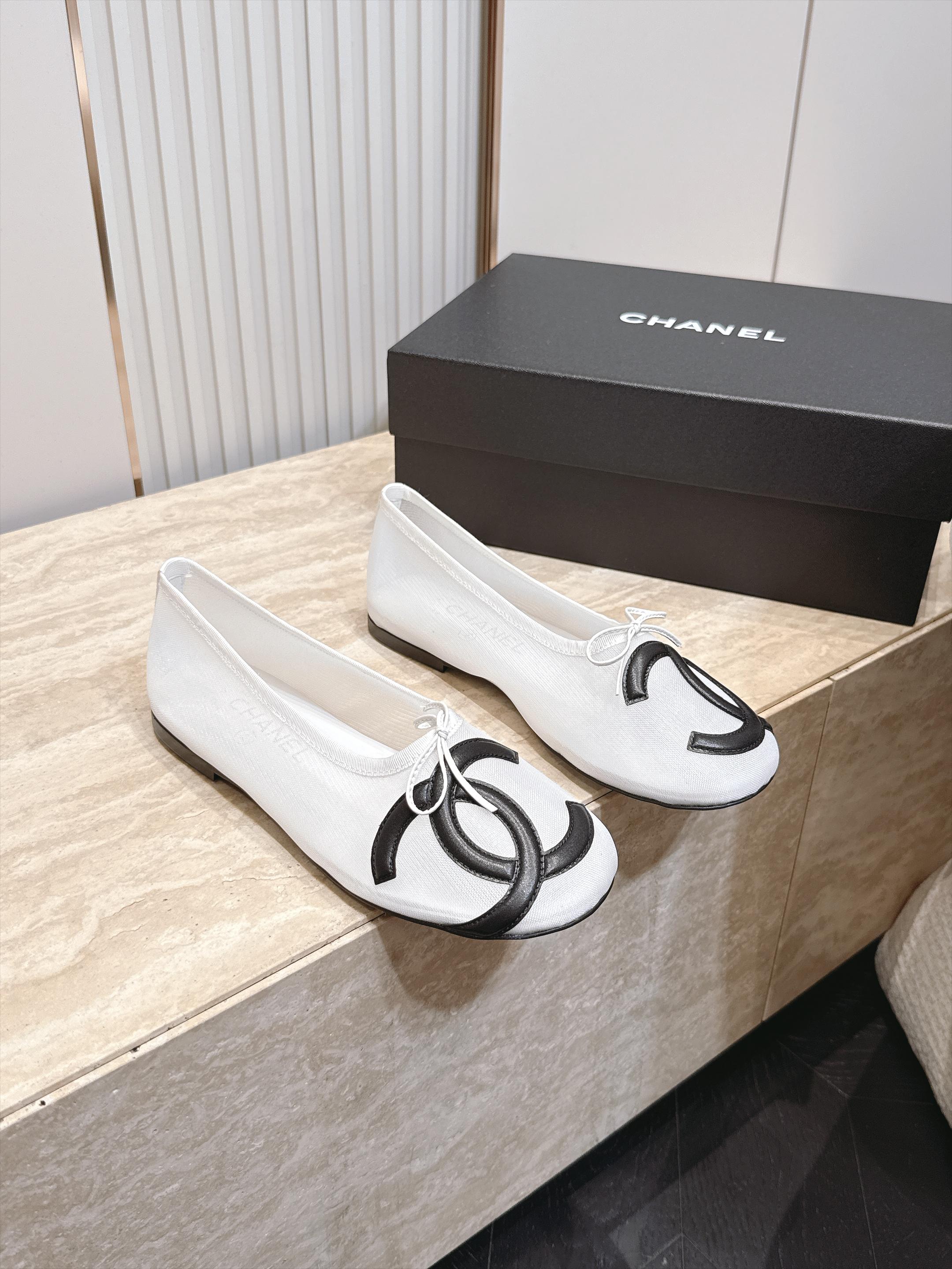 Chanel｜香奈儿26康鹏鞋​​ 网面款 专柜同步，最新经典升级网面设计，太好爱，更有一番味道，选用柔软网面 黑白色双