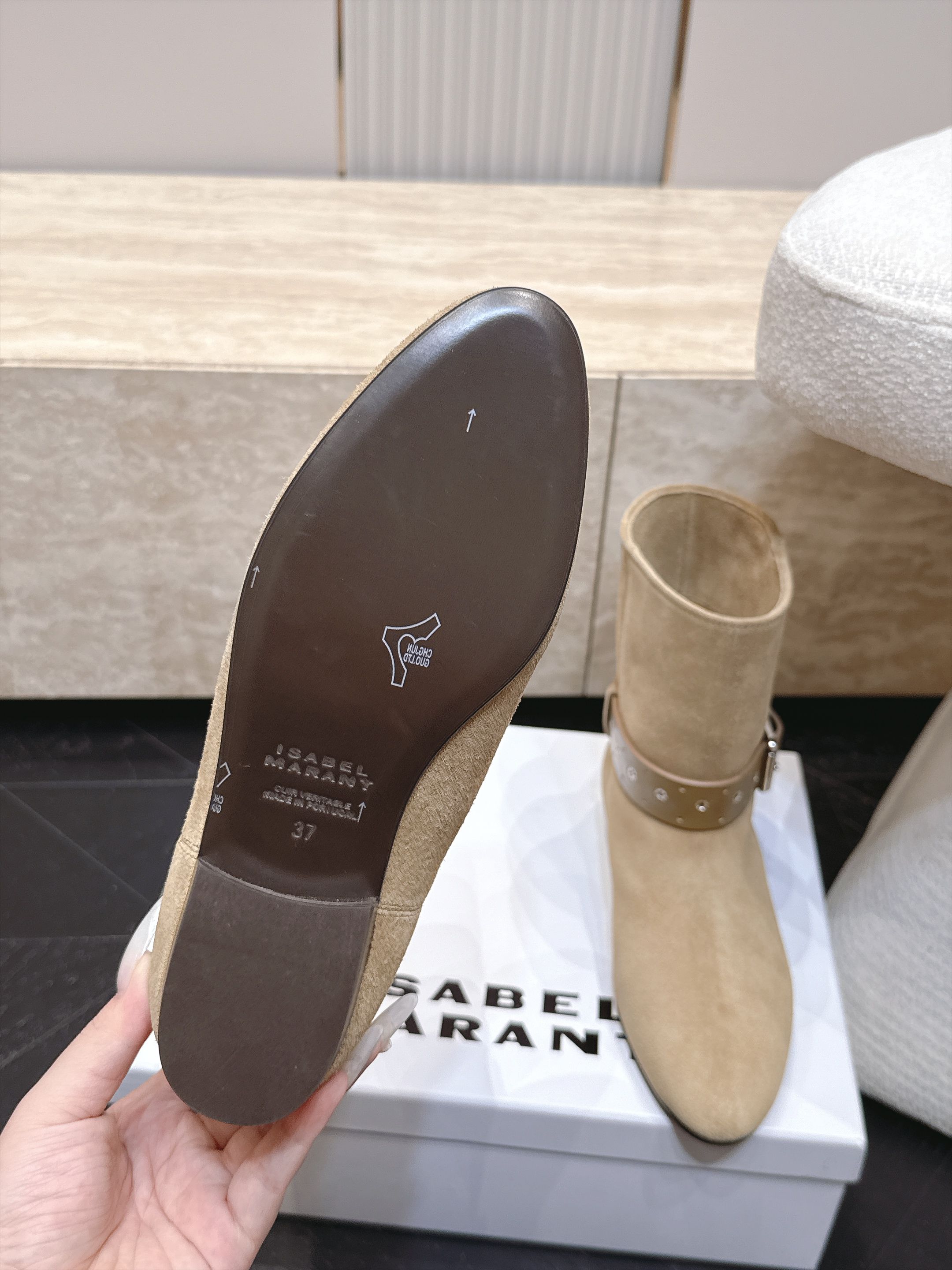 isabel marant/伊莎贝尔26vs早秋最新休闲靴子系列… 【复古一脚蹬短靴】 玛兰混合过去与将来"交织出非洲, isabel marant/伊莎贝尔26vs早秋最新休闲靴子系列… 【复古一脚蹬短靴】 玛兰混合过去与将来"交织出非洲,