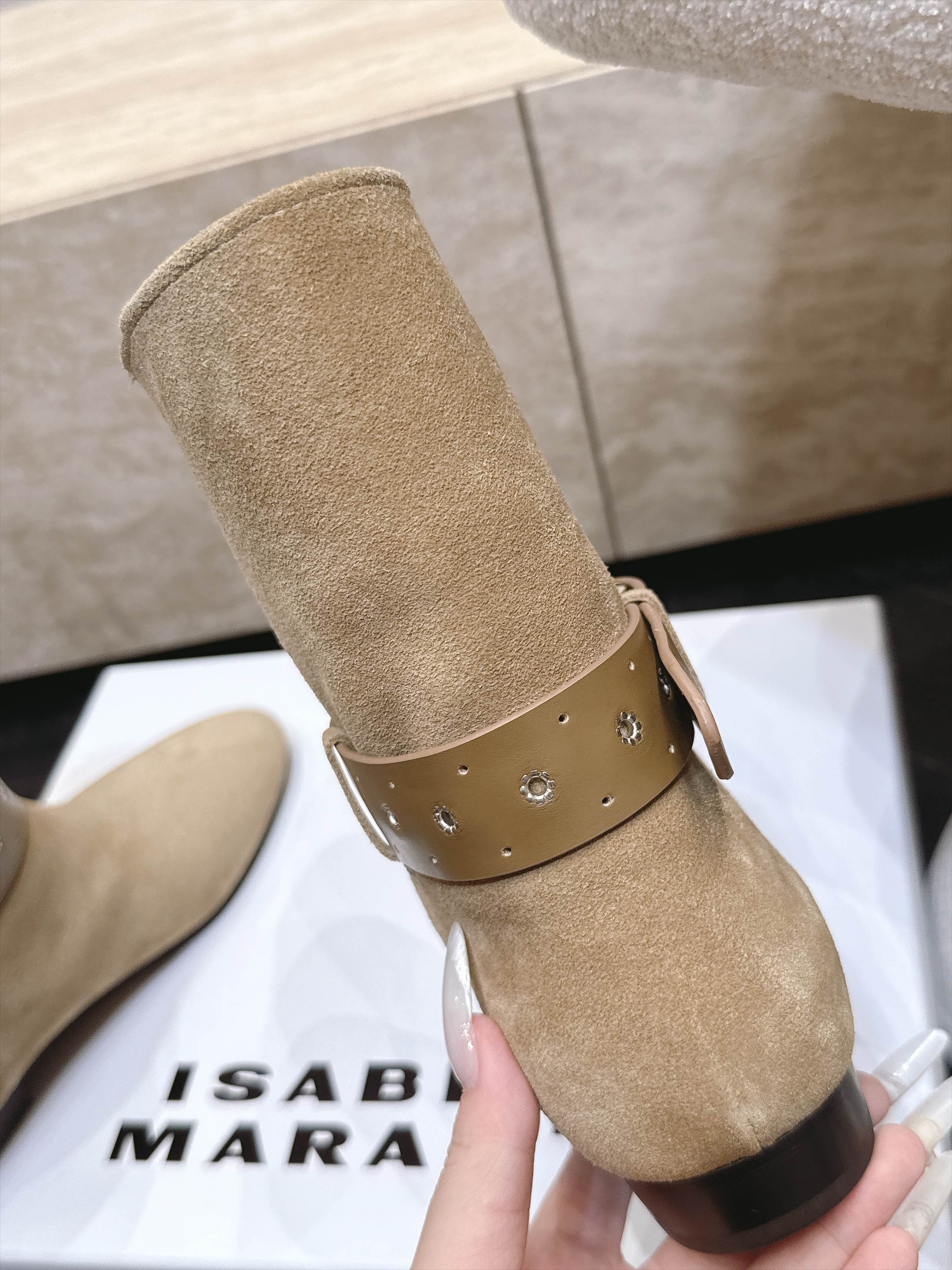 isabel marant/伊莎贝尔26vs早秋最新休闲靴子系列… 【复古一脚蹬短靴】 玛兰混合过去与将来"交织出非洲, isabel marant/伊莎贝尔26vs早秋最新休闲靴子系列… 【复古一脚蹬短靴】 玛兰混合过去与将来"交织出非洲,