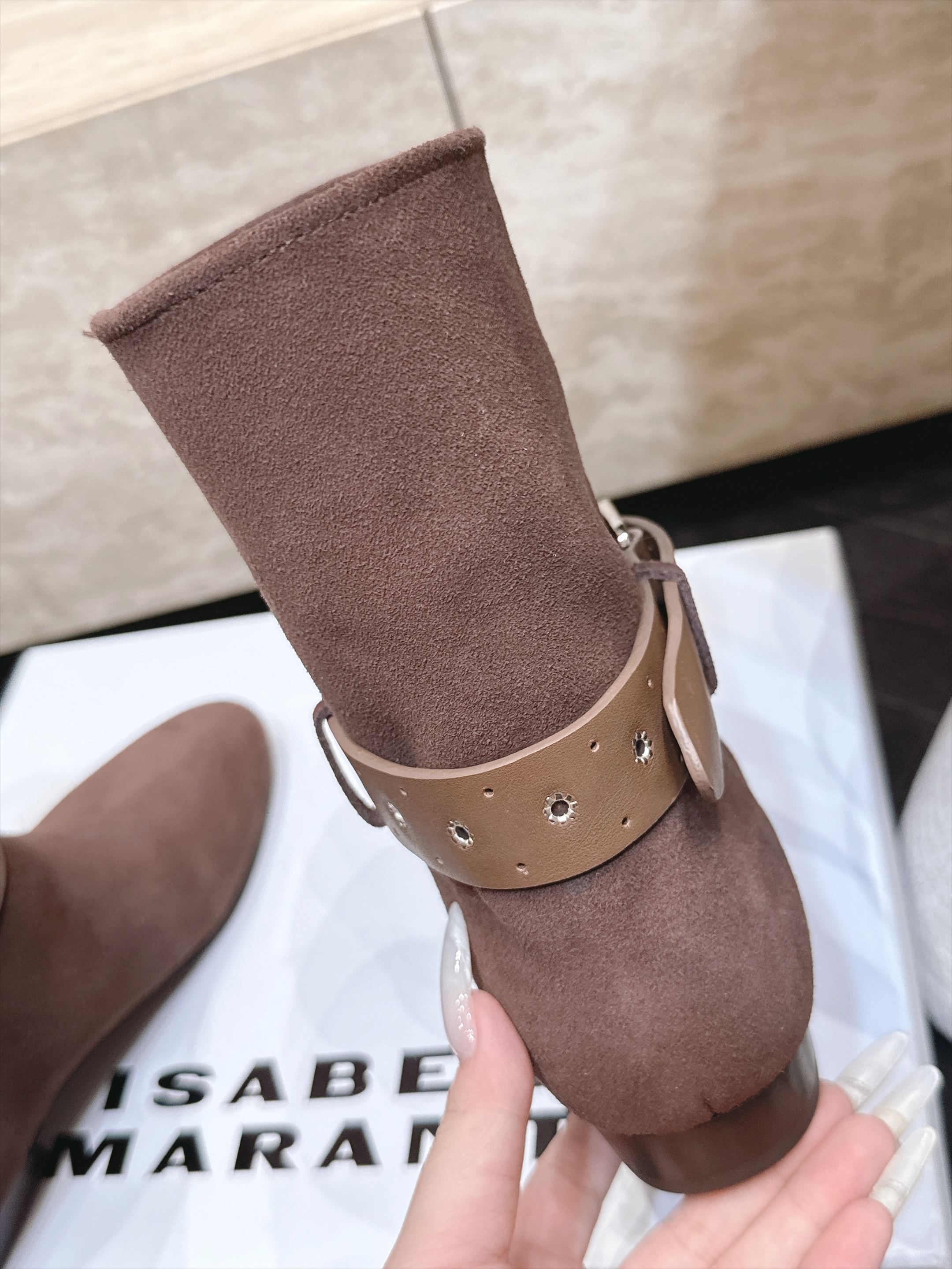 isabel marant/伊莎贝尔26vs早秋最新休闲靴子系列… 【复古一脚蹬短靴】 玛兰混合过去与将来"交织出非洲, isabel marant/伊莎贝尔26vs早秋最新休闲靴子系列… 【复古一脚蹬短靴】 玛兰混合过去与将来"交织出非洲,