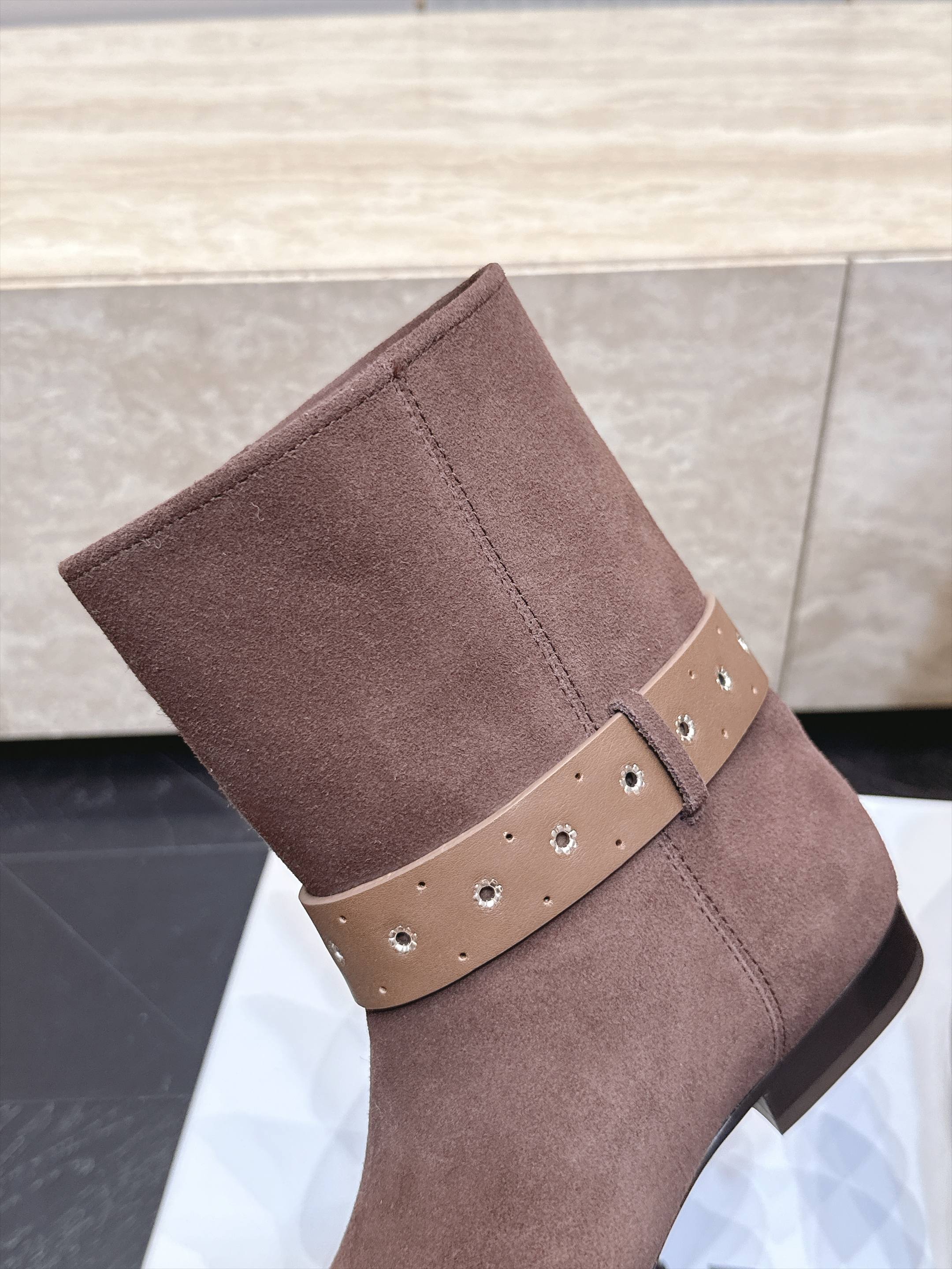 isabel marant/伊莎贝尔26vs早秋最新休闲靴子系列… 【复古一脚蹬短靴】 玛兰混合过去与将来"交织出非洲, isabel marant/伊莎贝尔26vs早秋最新休闲靴子系列… 【复古一脚蹬短靴】 玛兰混合过去与将来"交织出非洲,