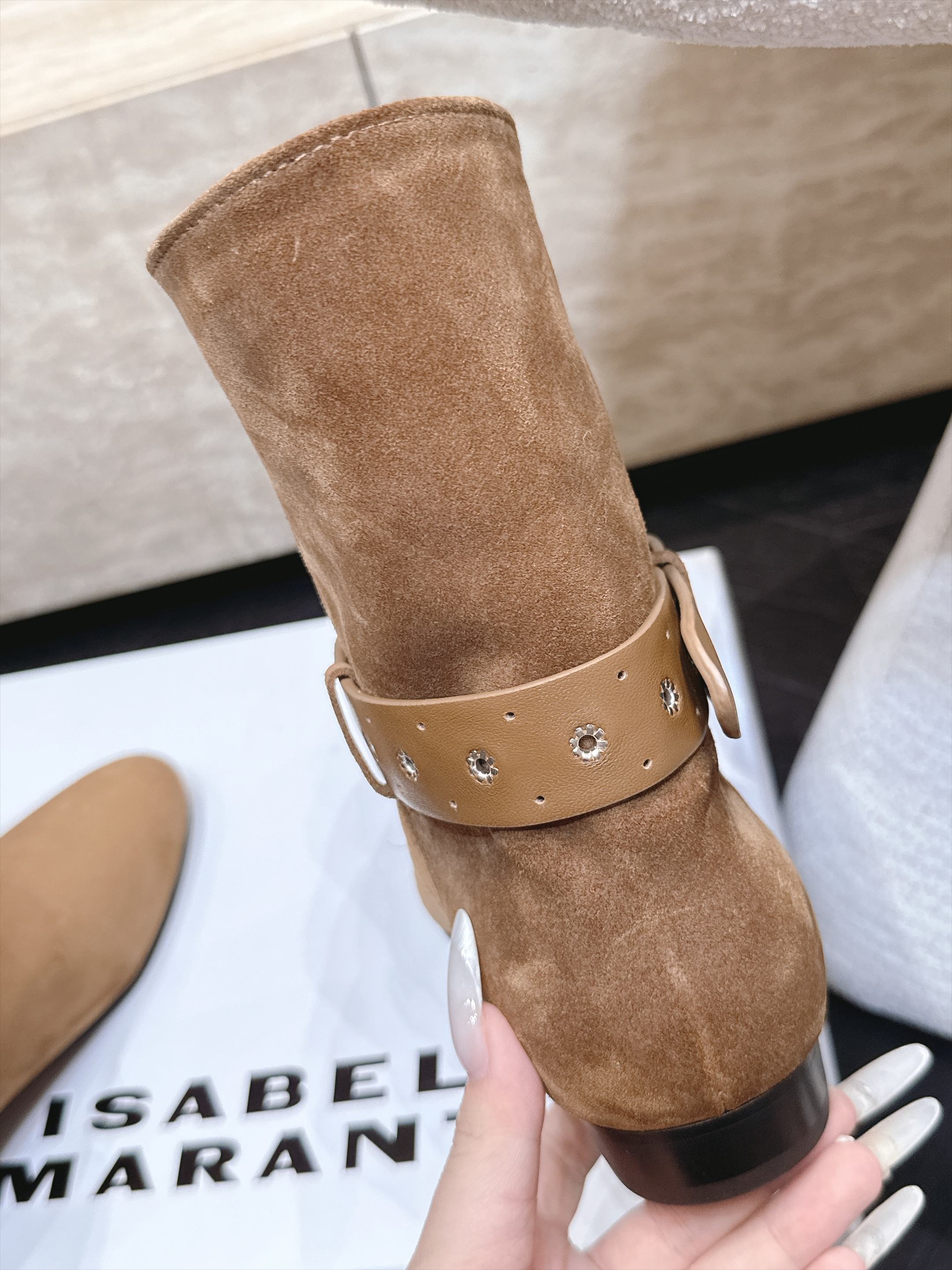 isabel marant/伊莎贝尔26vs早秋最新休闲靴子系列… 【复古一脚蹬短靴】 玛兰混合过去与将来"交织出非洲,