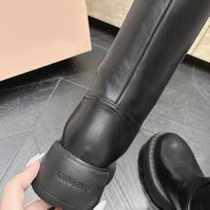顶级版本 miumiu26秋冬新款靴系列 高筒靴马丁靴 骑士靴 秋冬季时尚 版型超正 复古感 超级帅气 靴型超 顶级版本 miumiu26秋冬新款靴系列 高筒靴马丁靴 骑士靴 秋冬季时尚 版型超正 复古感 超级帅气 靴型超