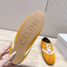 Celine 赛琳 26最新 德训鞋阿甘鞋休闲 运动鞋 这是充满街头感的一双鞋子,延续经典设计非常赞 这款鞋有它自己独 Celine 赛琳 26最新 德训鞋阿甘鞋休闲 运动鞋 这是充满街头感的一双鞋子,延续经典设计非常赞 这款鞋有它自己独