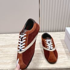 Celine 赛琳 26最新 德训鞋阿甘鞋休闲 运动鞋 这是充满街头感的一双鞋子,延续经典设计非常赞 这款鞋有它自己独 Celine 赛琳 26最新 德训鞋阿甘鞋休闲 运动鞋 这是充满街头感的一双鞋子,延续经典设计非常赞 这款鞋有它自己独