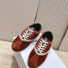 Celine 赛琳 26最新 德训鞋阿甘鞋休闲 运动鞋 这是充满街头感的一双鞋子,延续经典设计非常赞 这款鞋有它自己独 Celine 赛琳 26最新 德训鞋阿甘鞋休闲 运动鞋 这是充满街头感的一双鞋子,延续经典设计非常赞 这款鞋有它自己独