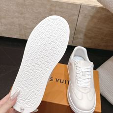男款 LV路易威登L家 驴牌最新厚底丹宁牛仔布 压花 老花 厚底 休闲运动鞋 滑板鞋 原版购入开发 做货 这款Lago 男款 LV路易威登L家 驴牌最新厚底丹宁牛仔布 压花 老花 厚底 休闲运动鞋 滑板鞋 原版购入开发 做货 这款Lago