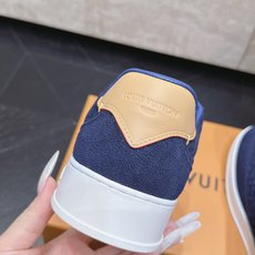男款 LV路易威登L家 驴牌最新厚底丹宁牛仔布 压花 老花 厚底 休闲运动鞋 滑板鞋 原版购入开发 做货 这款Lago 男款 LV路易威登L家 驴牌最新厚底丹宁牛仔布 压花 老花 厚底 休闲运动鞋 滑板鞋 原版购入开发 做货 这款Lago