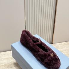 顶级版本 Prada 普拉达 2026ss新款玛丽珍平底鞋乐福鞋毛毛单鞋 网红爆款来袭!各大网红抢先体验、网红ins 顶级版本 Prada 普拉达 2026ss新款玛丽珍平底鞋乐福鞋毛毛单鞋 网红爆款来袭!各大网红抢先体验、网红ins